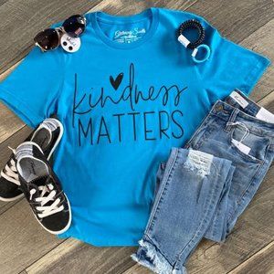 Kindness Matters graphic tee NWT Size Small